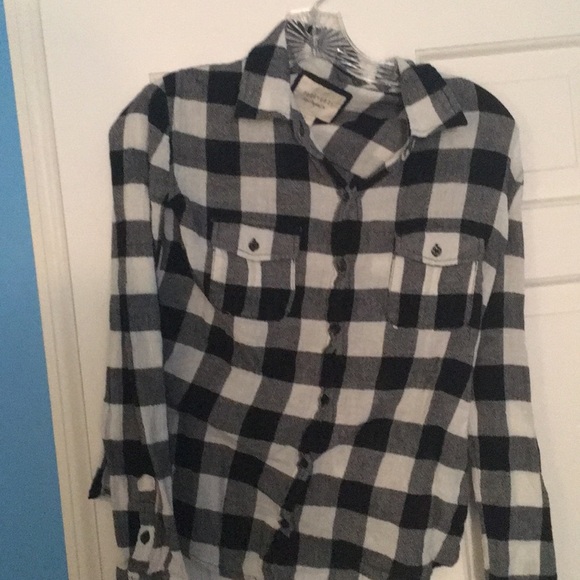 Forever 21 Tops - FINAL SALE Forever 21 B&W checked shirt